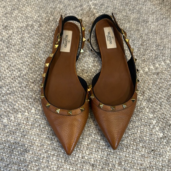 Valentino brown with gold studs and new base. Almost new. Lightly worn - Picture 1 of 5